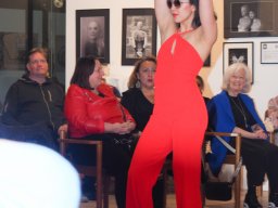 Fashion Show in der Contemplor Galerie Wien am 16. 03. 2024